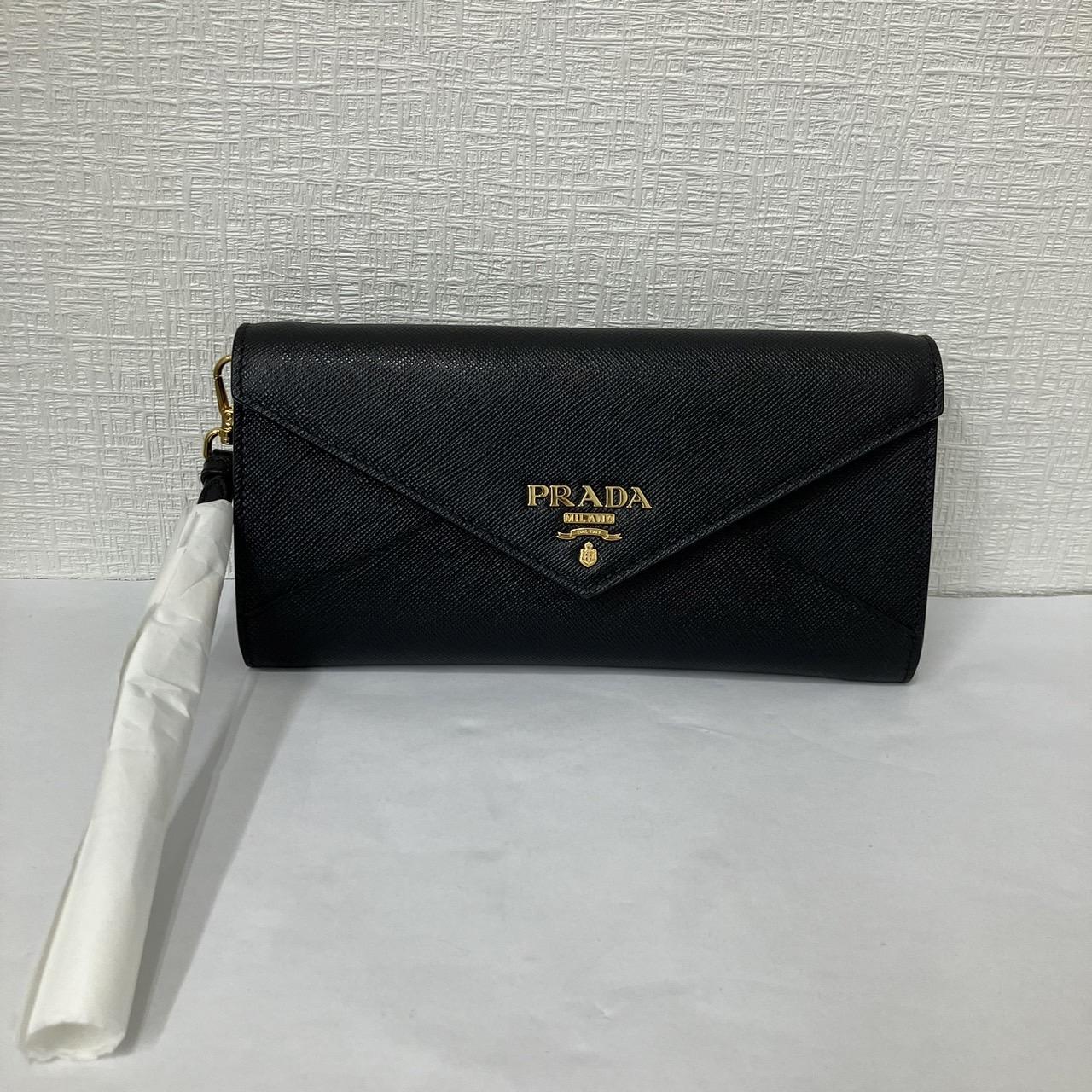 PRADA チェーンウォレットバッグ