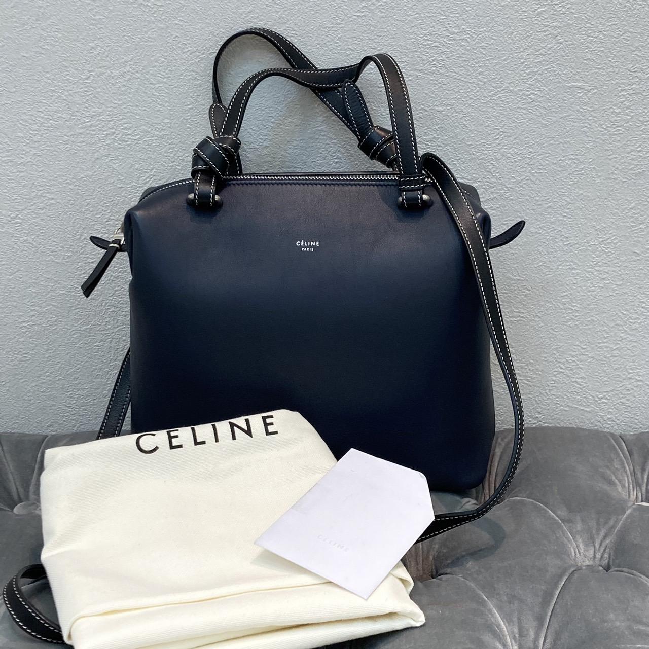 CELINE　スモールソフトキューブ ショルダーバッグ ネイビー