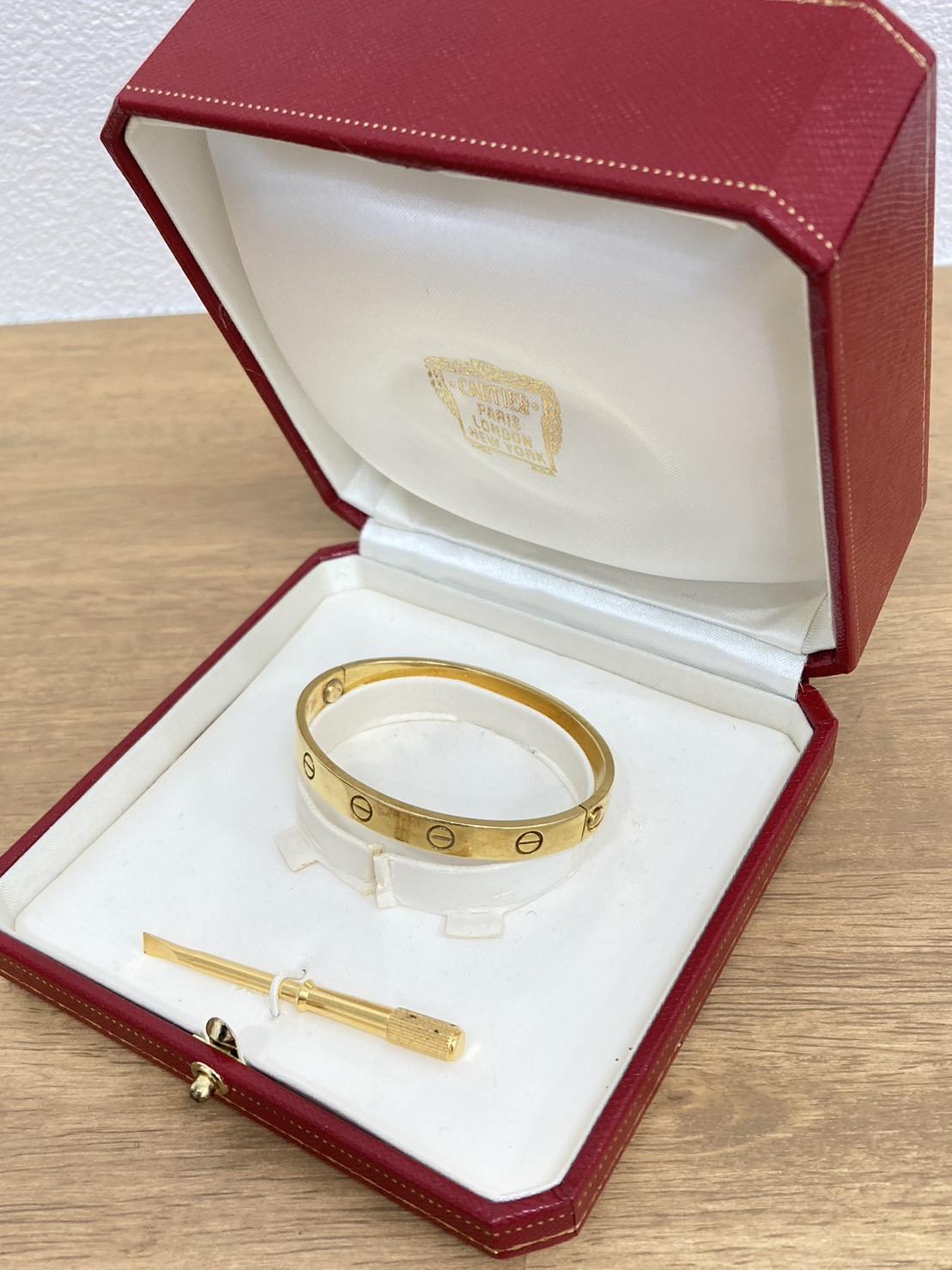 Cartier　ラブブレス