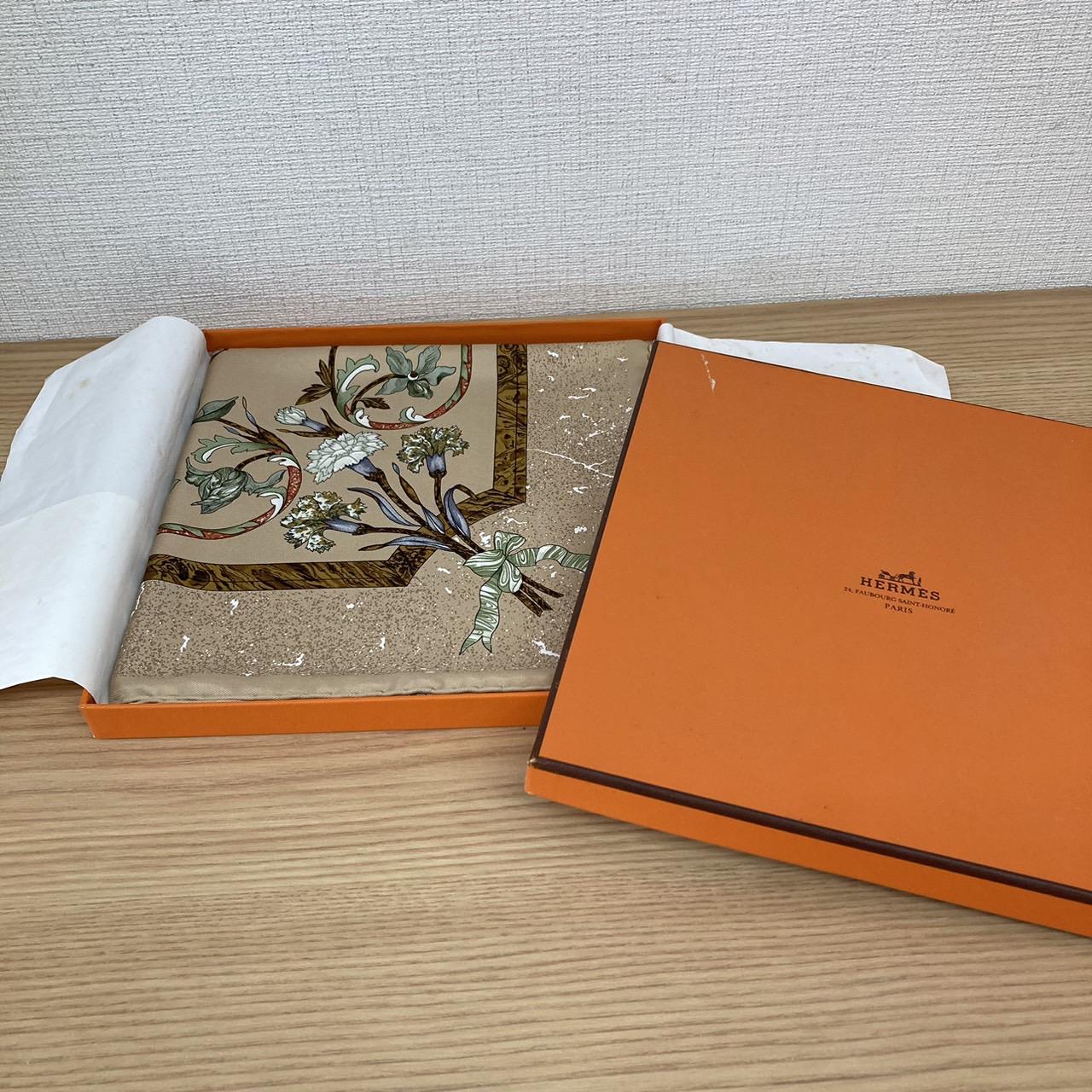 Hermès カレ90