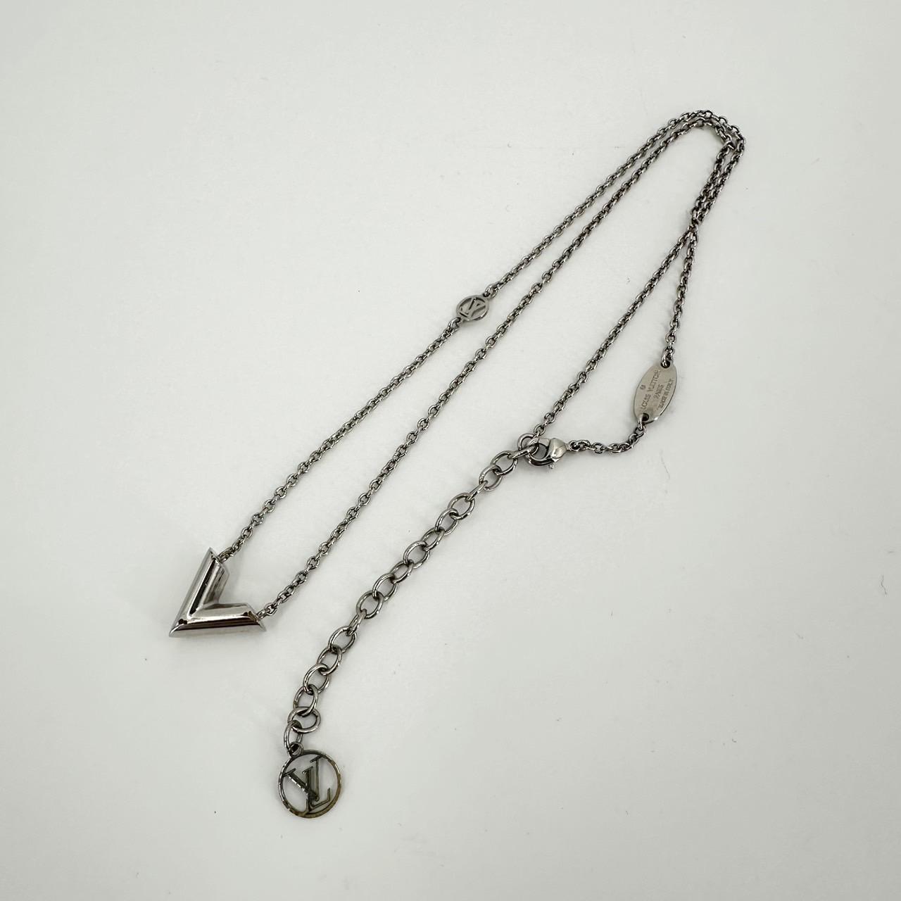 Louis Vuitton M63197 エセンシャルV ネックレス