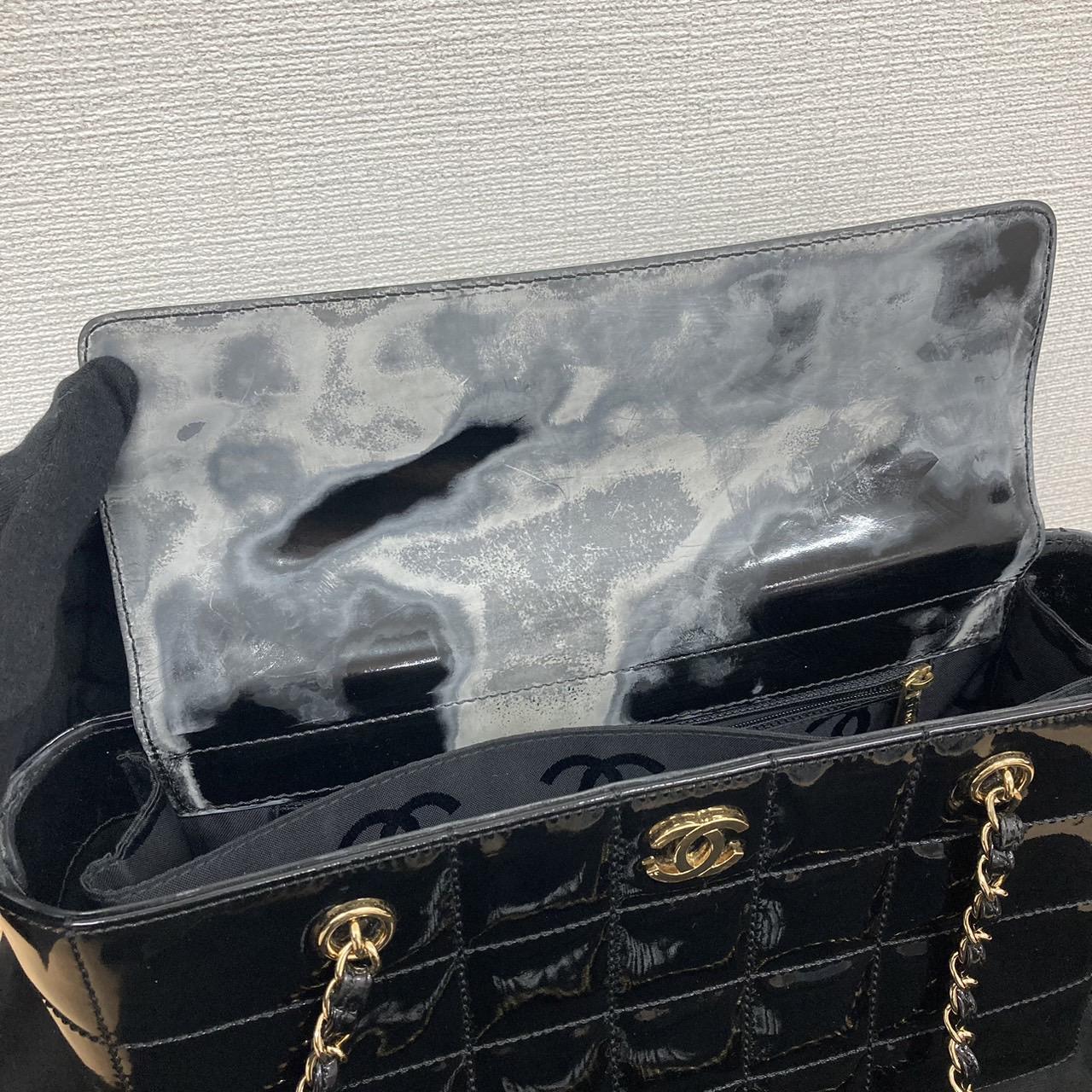 CHANEL チョコバー エナメル バッグ