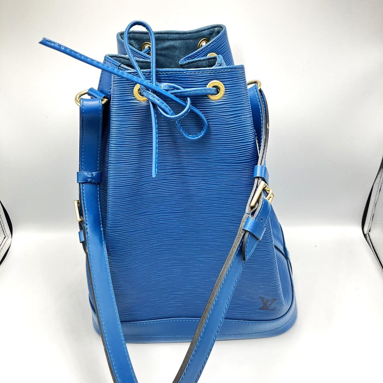 LOUIS VUITTON ルイヴィトン エピ ノエ 青