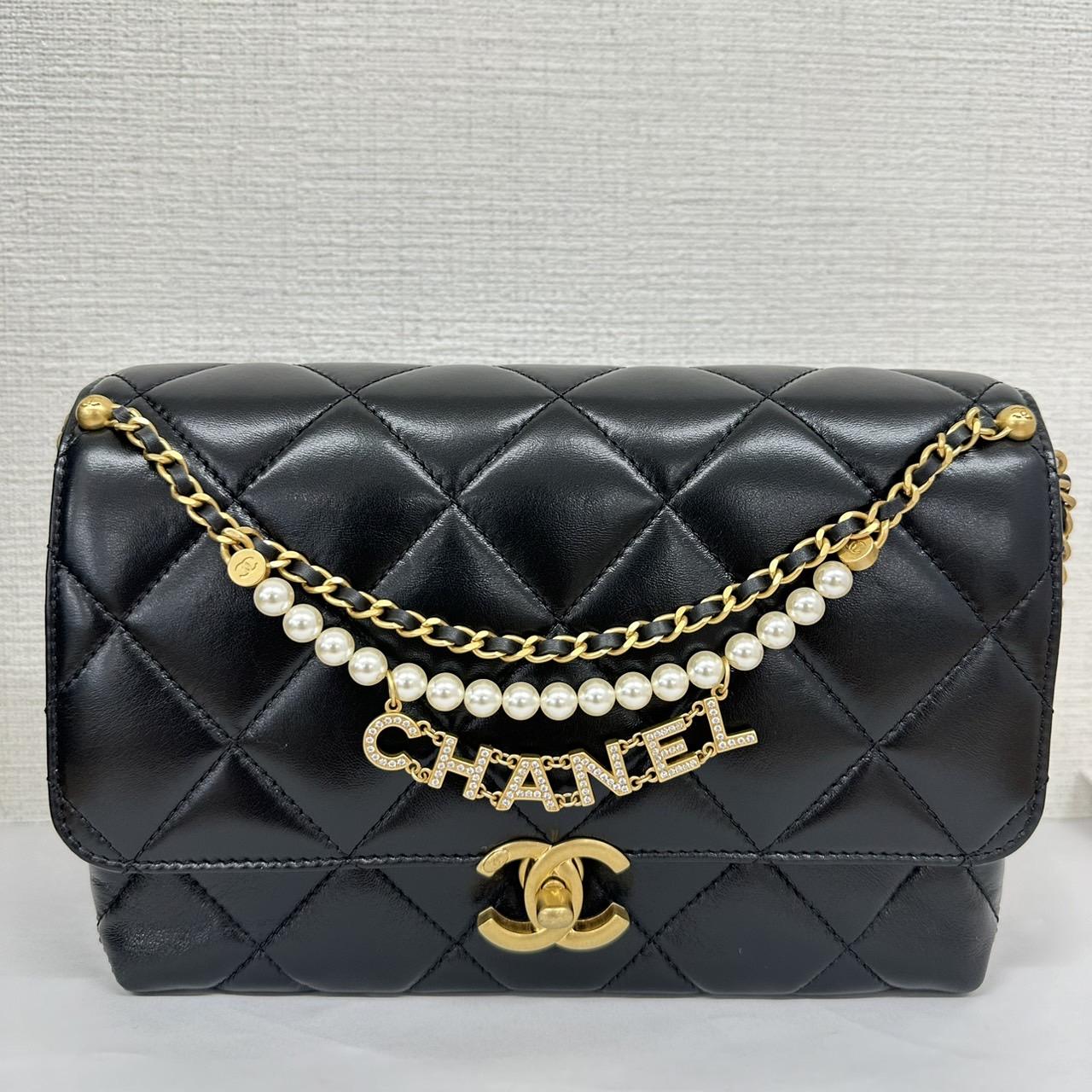 CHANEL チェーンショルダーバッグ ラムスキン パール