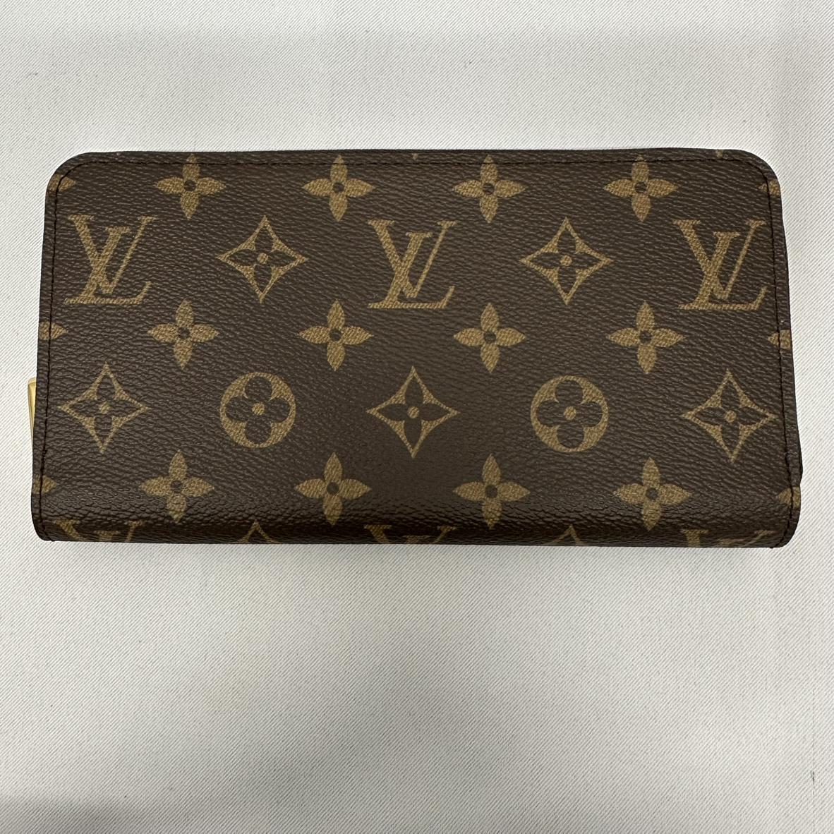 ルイヴィトン M42616 ジッピーウォレット