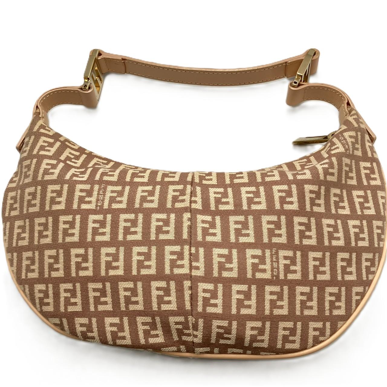 FENDI フェンディ ズッキーノ ワンショルダー　ハーフムーン バッグ 8BR440