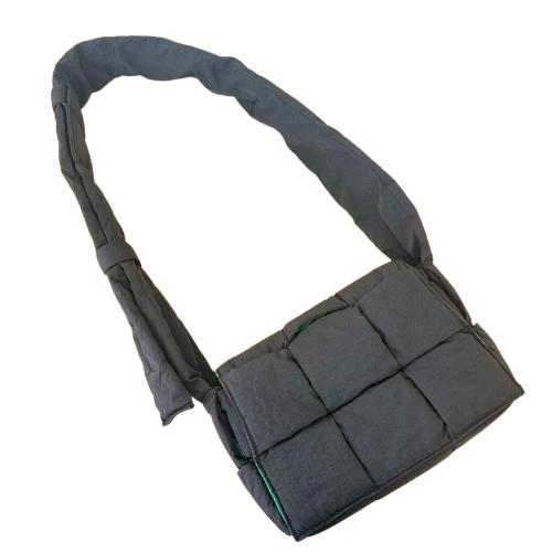 BOTTEGA VENETA ボッテガヴェネタ パデッドテック カセット マキシイントレチャート ショルダーバッグ