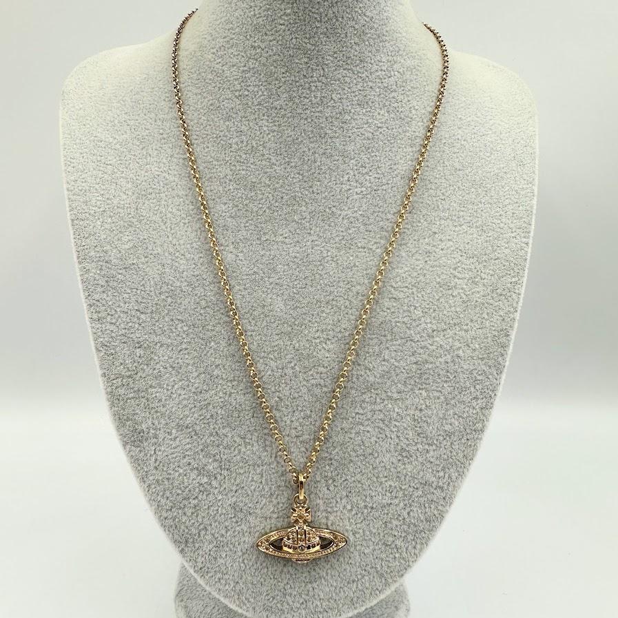 Vivienne Westwood ミニバスレリーフペンダント