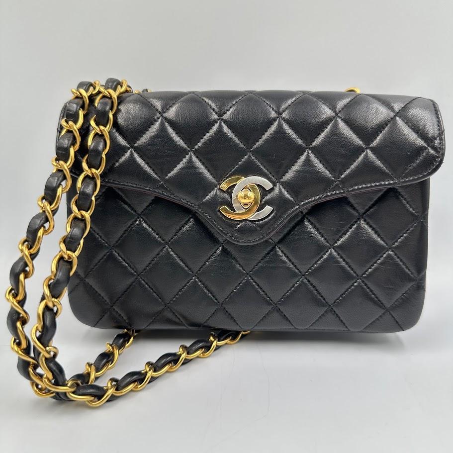 CHANEL　シャネル　ヴィンテージミニマトラッセ　（パリ限定品）