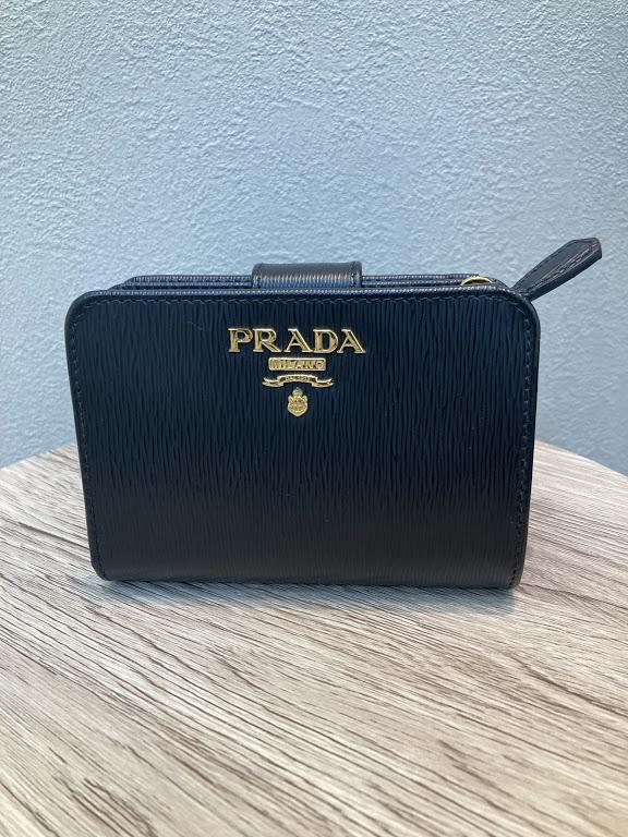 PRADA プラダ サフィアーノ 二つ折り財布