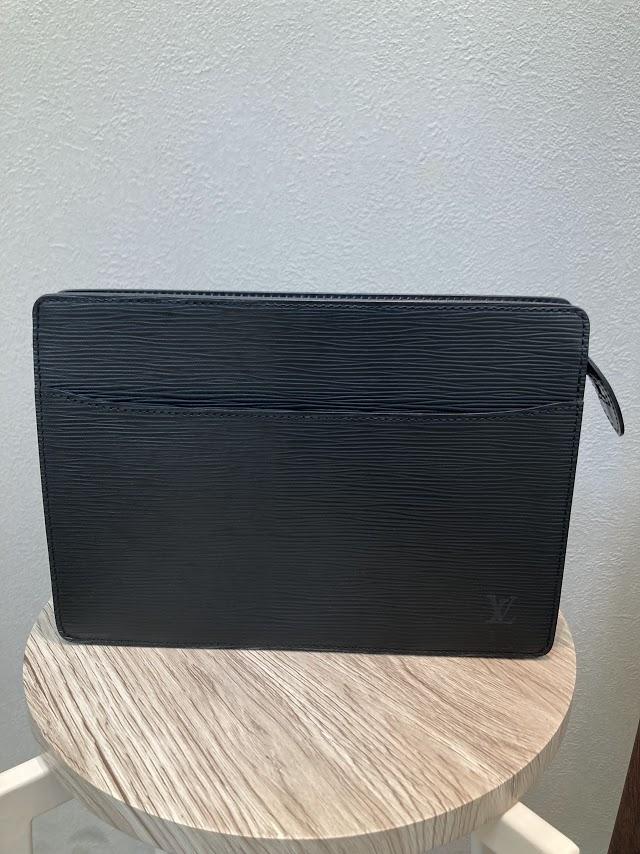 LOUIS VUITTON エピ ポシェットオム