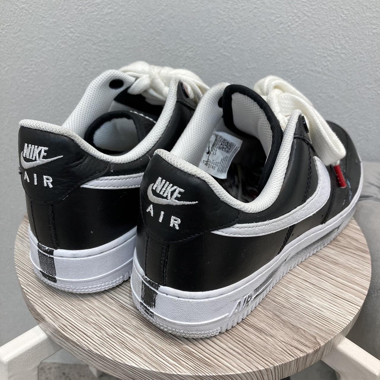 NIKE　peace minus one paranoise