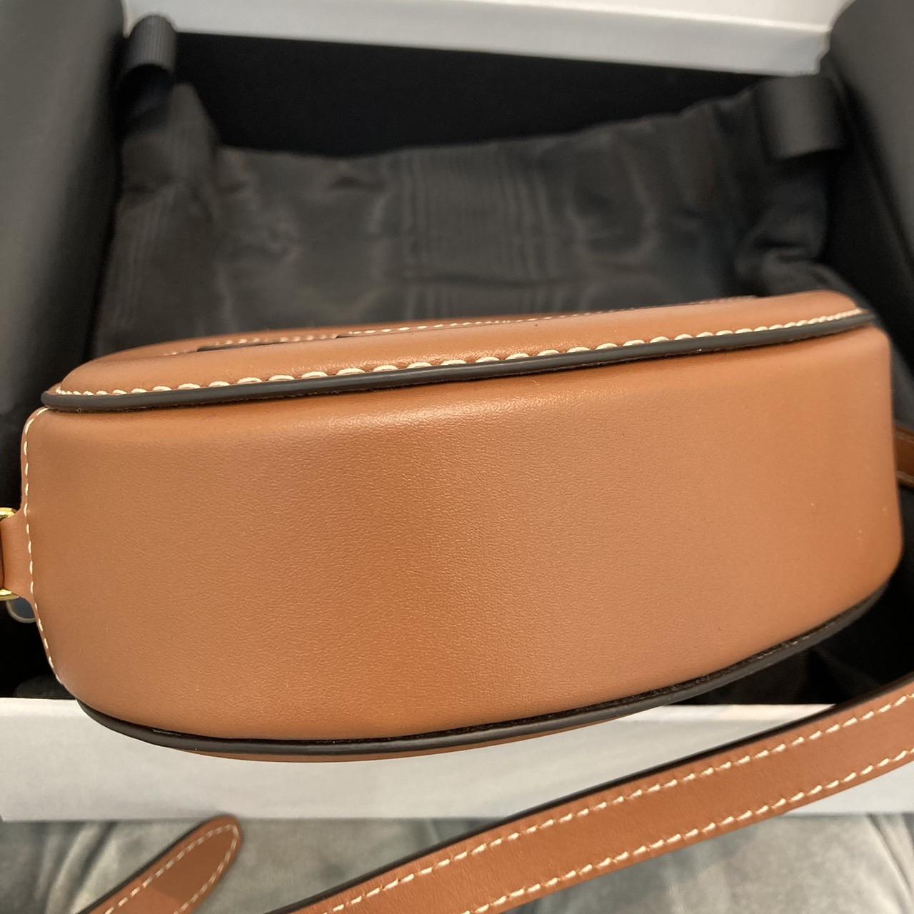 CELINE セリーヌ ショルダーバッグ オーバルパース キュイル トリオンフ ブラウン