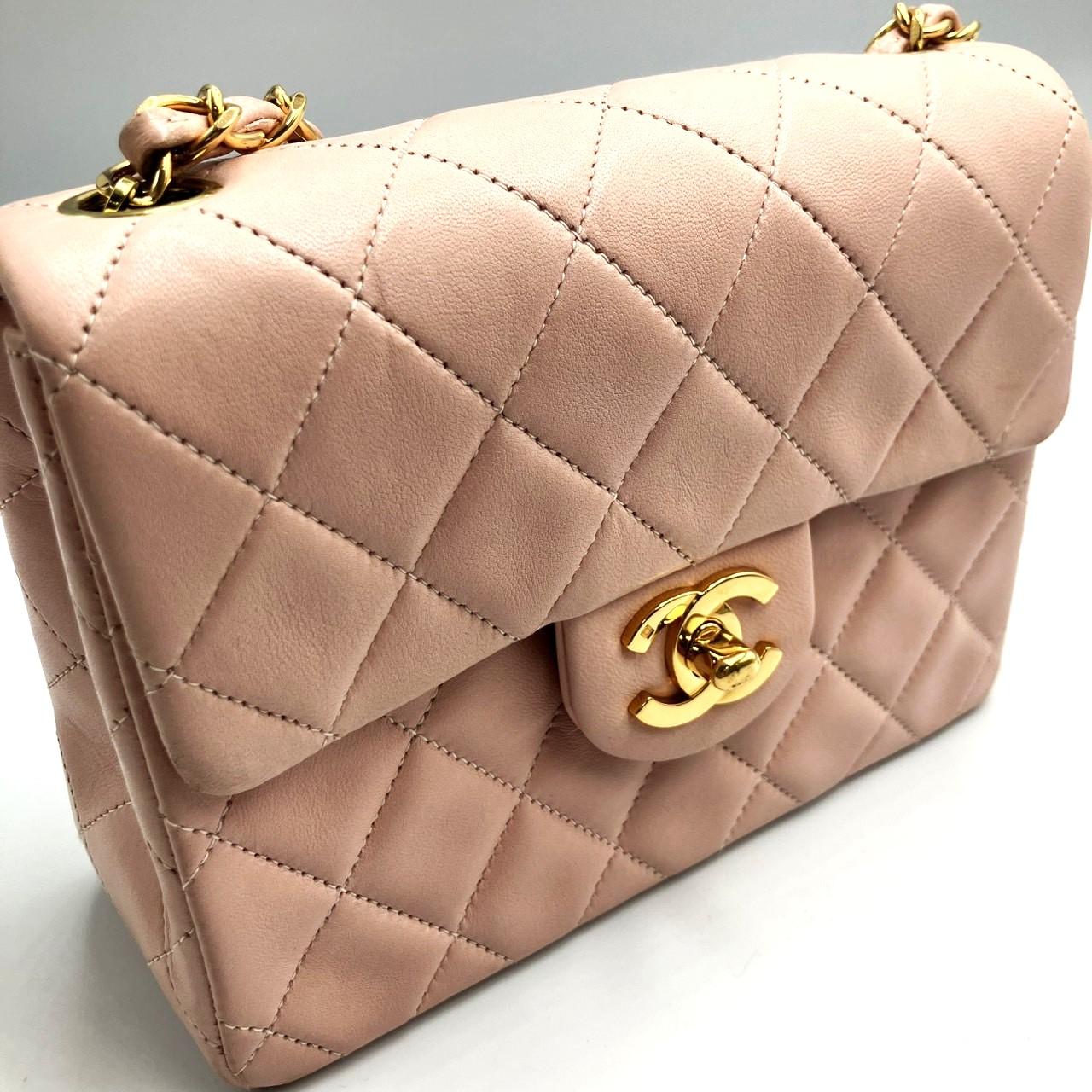CHANEL シャネル　ミニマトラッセ ピンク