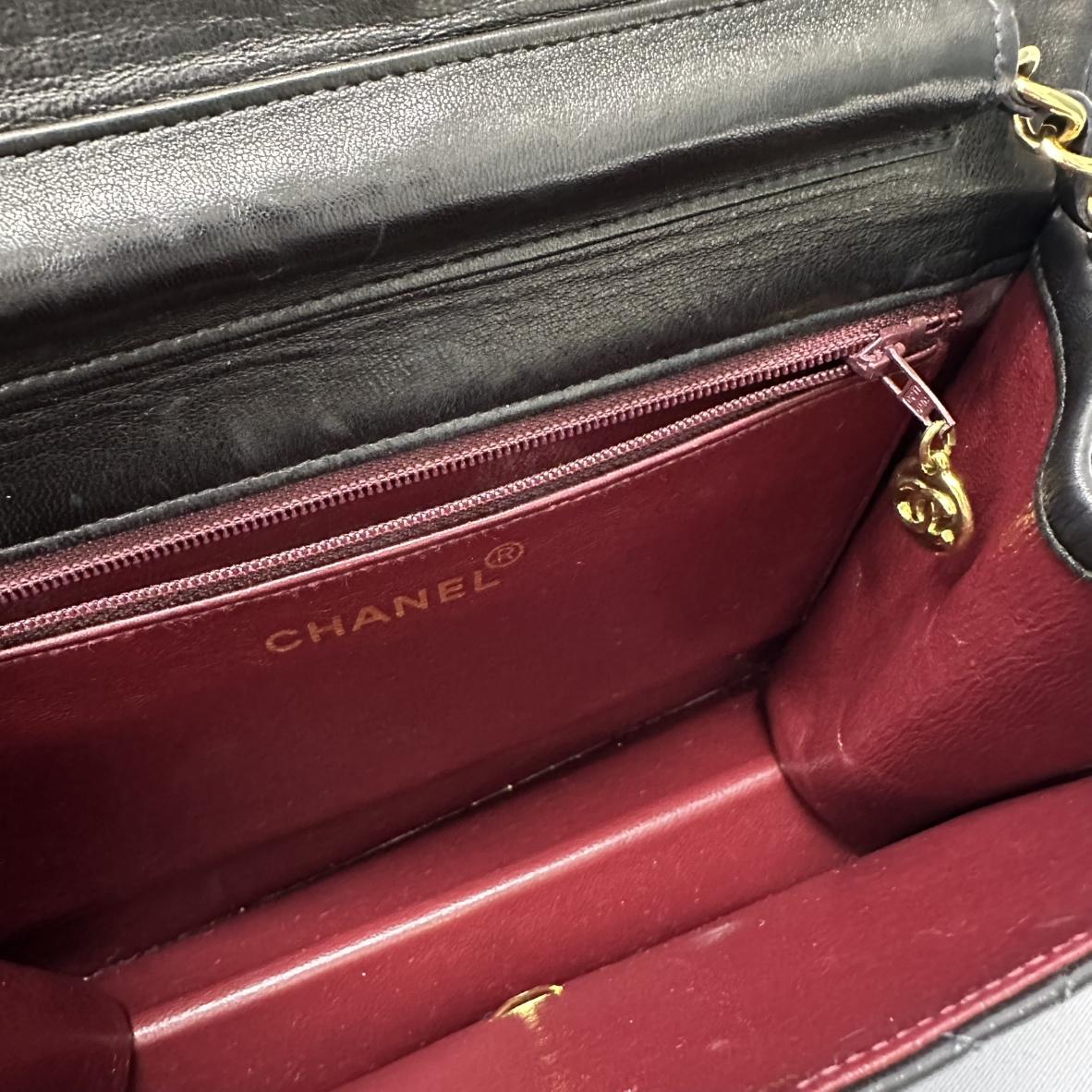 CHANEL シャネル マトラッセ チェーンショルダー ラムスキン
