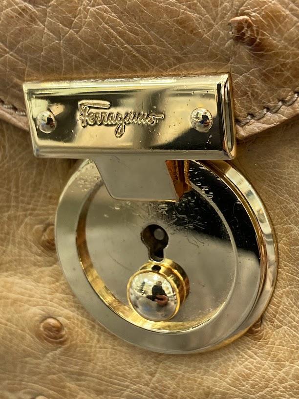 Salvatore Ferragamo オーストリッチ　ショルダーバッグ