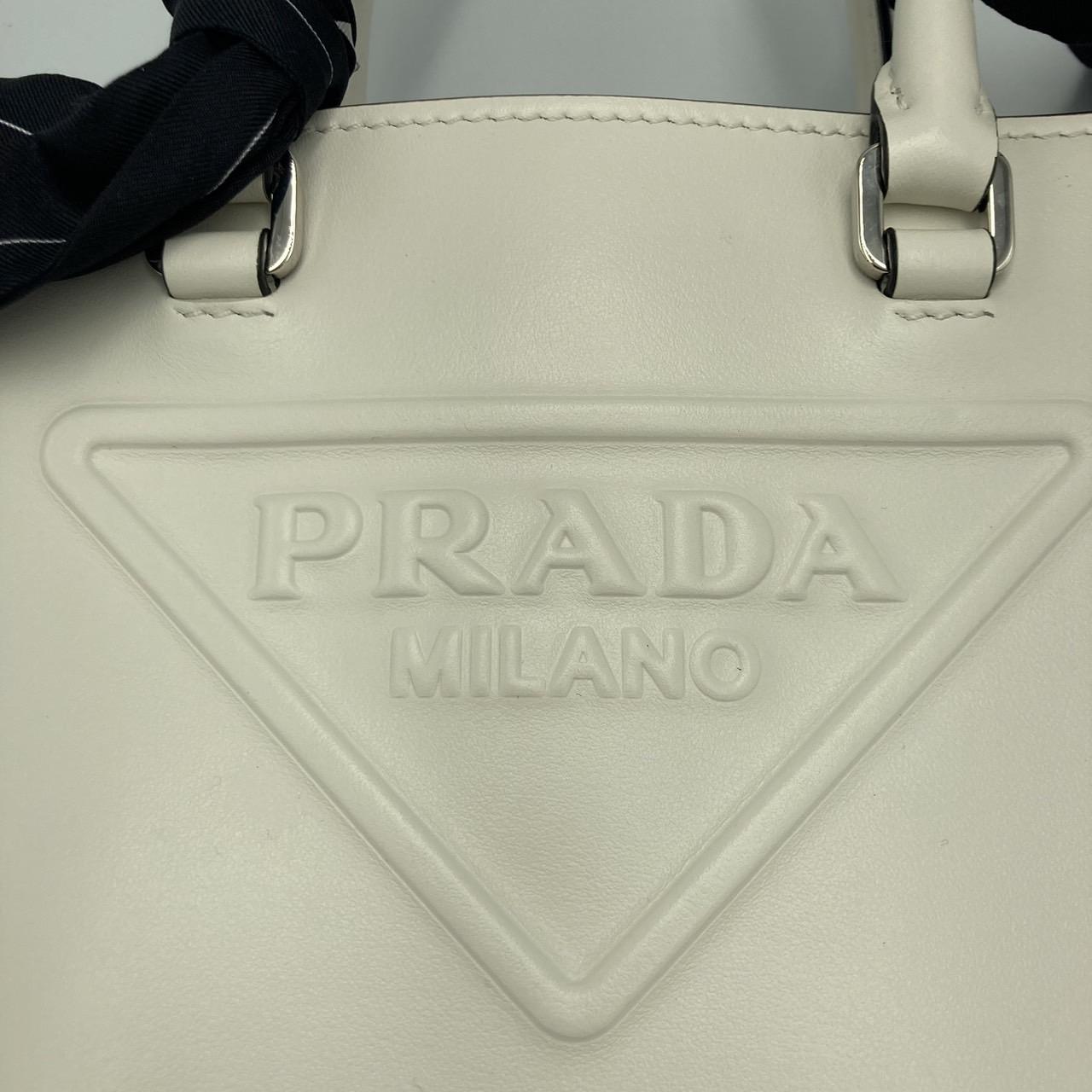 PRADA プラダ 1BA333　エンボス トライアングルロゴ 2WAY ショルダー レザー ハンド バッグ