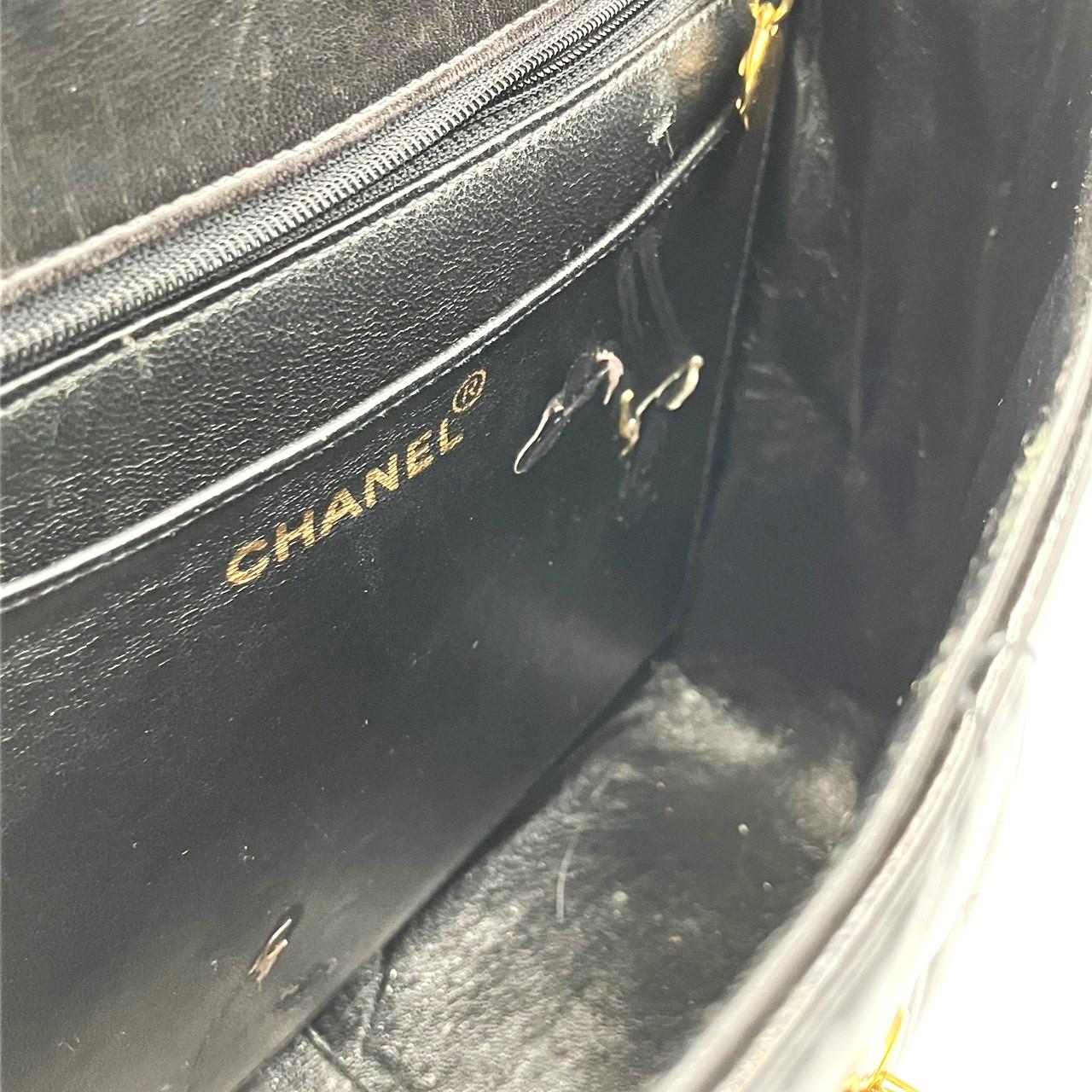 CHANEL　シャネル　エナメル　チェーンバッグ