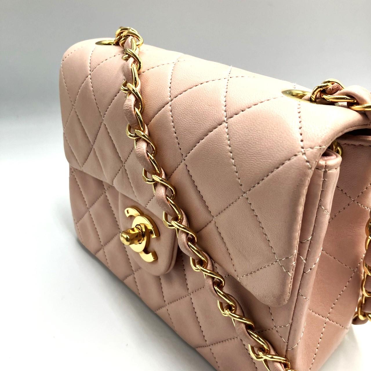 CHANEL シャネル　ミニマトラッセ ピンク