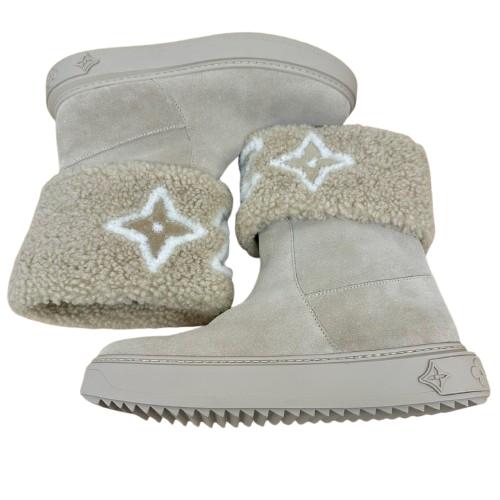 Louis Vuitton ルイヴィトン スノードロップライン ムートンブーツ M11637