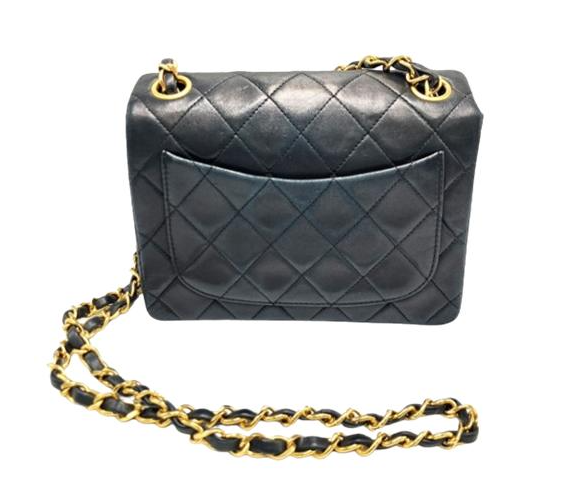 CHANEL  ミニマトラッセ ラムスキン ショルダーバッグ