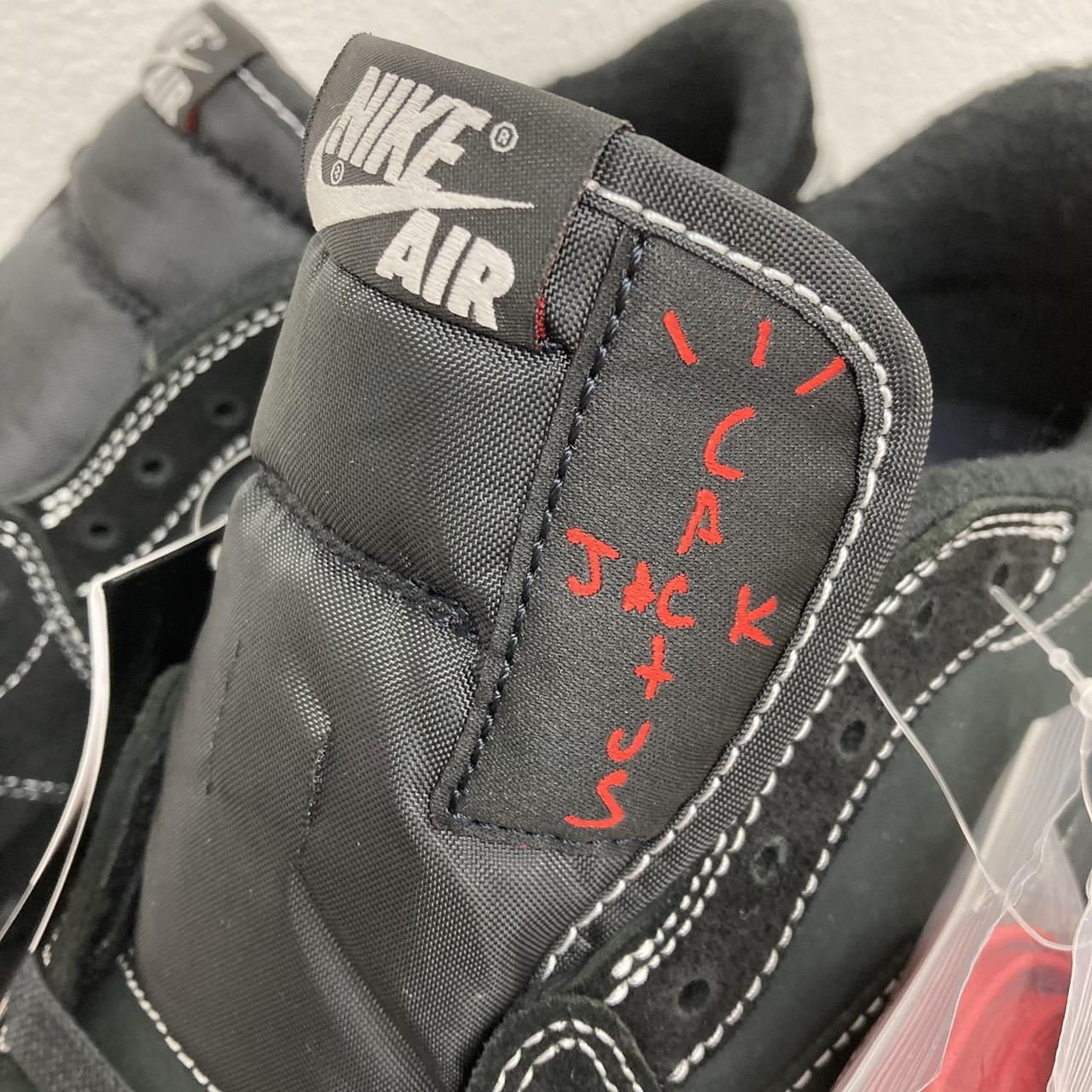 Travis Scott × Nike Air Jordan 1 Low OG SP “Black/Phantom”